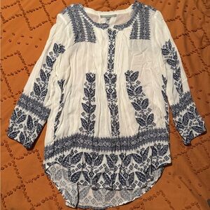 Women's White and Blue Embroidered Top